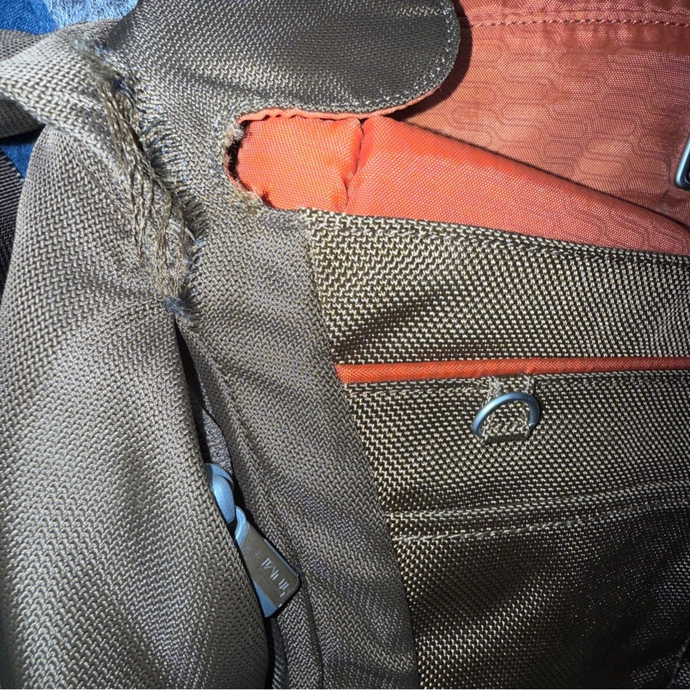 Tech by TUMI 5112B Expandable Brown Orange Laptop Messenger Shoulder Bag - Picture 11 of 11